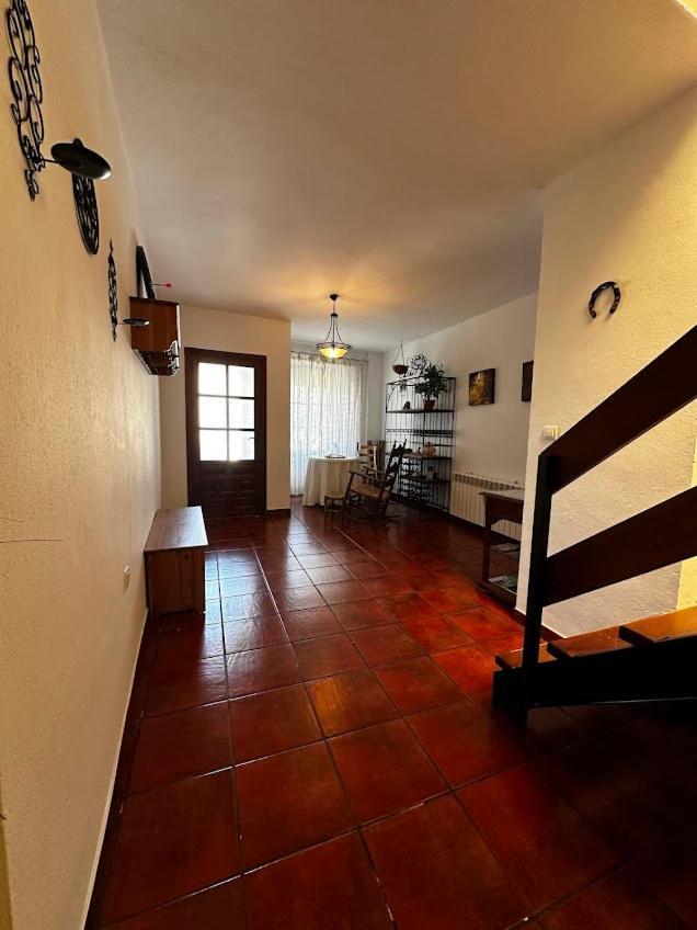 Espaciosa Y Elegante Casa Rural En Los Marines Exterior foto